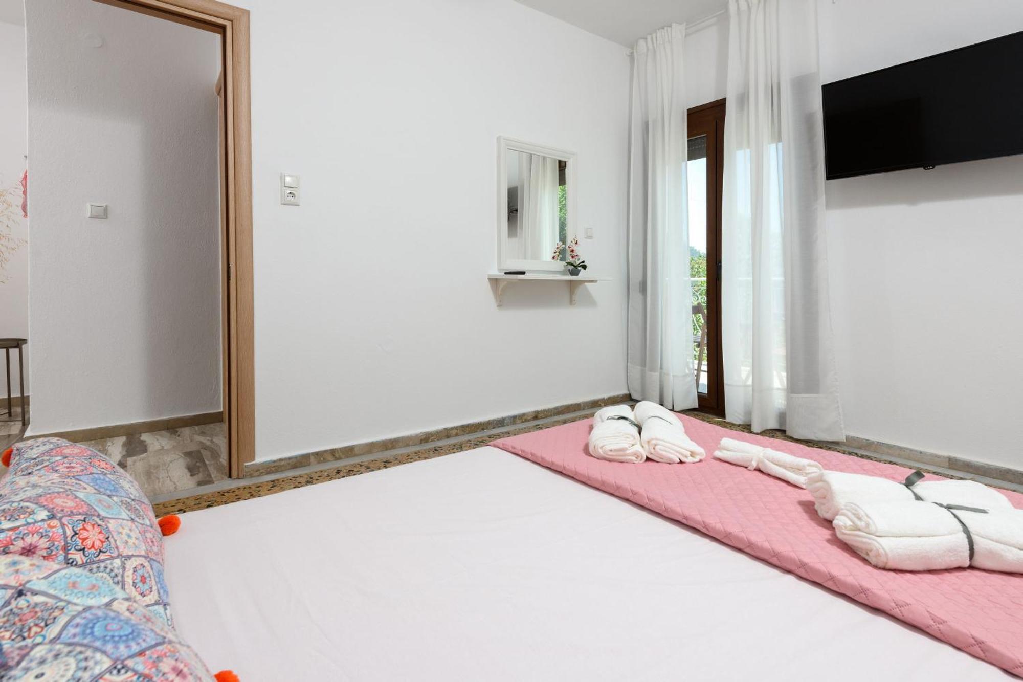 Whitegold Apartments Panagia باناجيا المظهر الخارجي الصورة