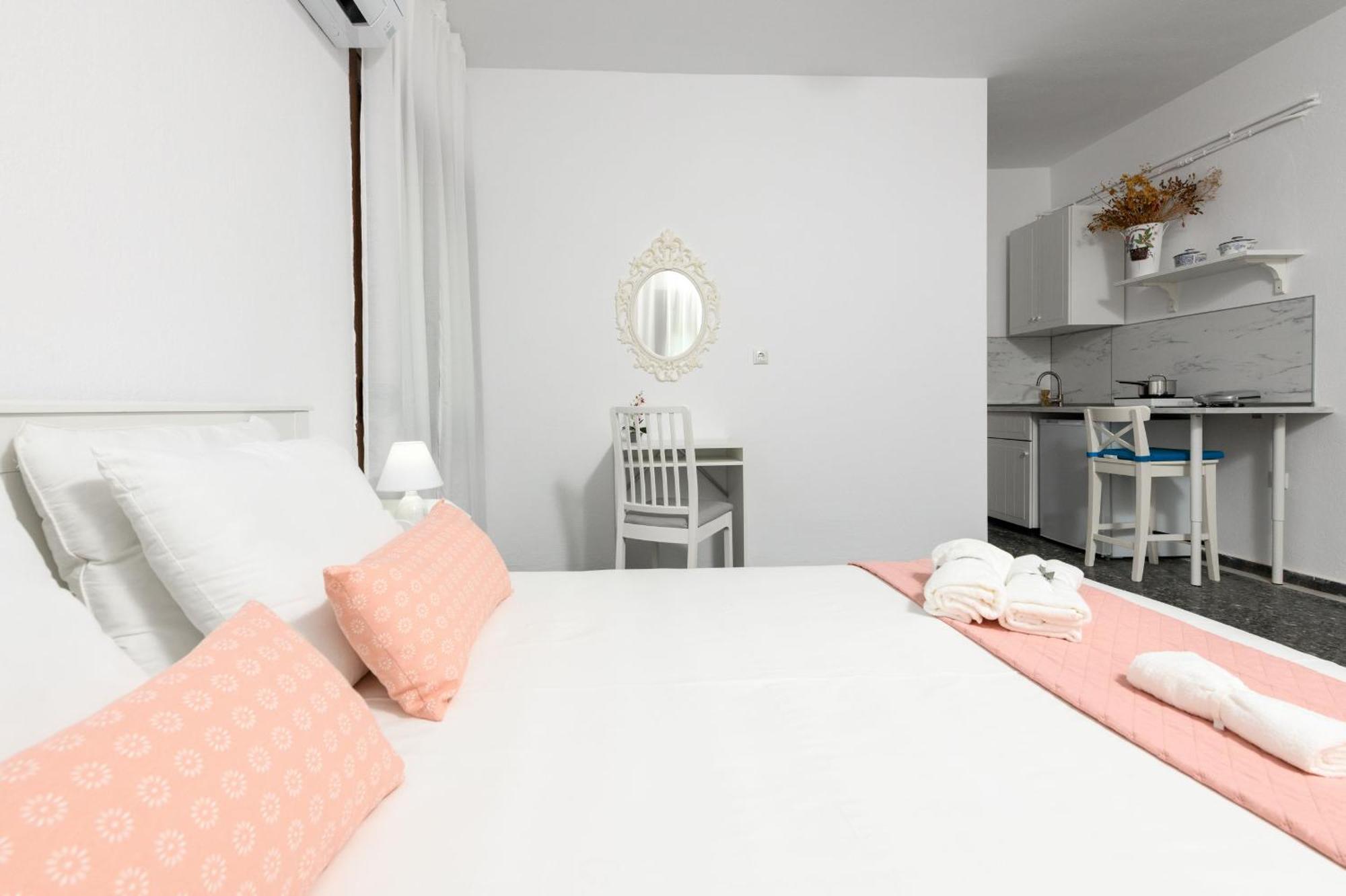 Whitegold Apartments Panagia باناجيا الغرفة الصورة